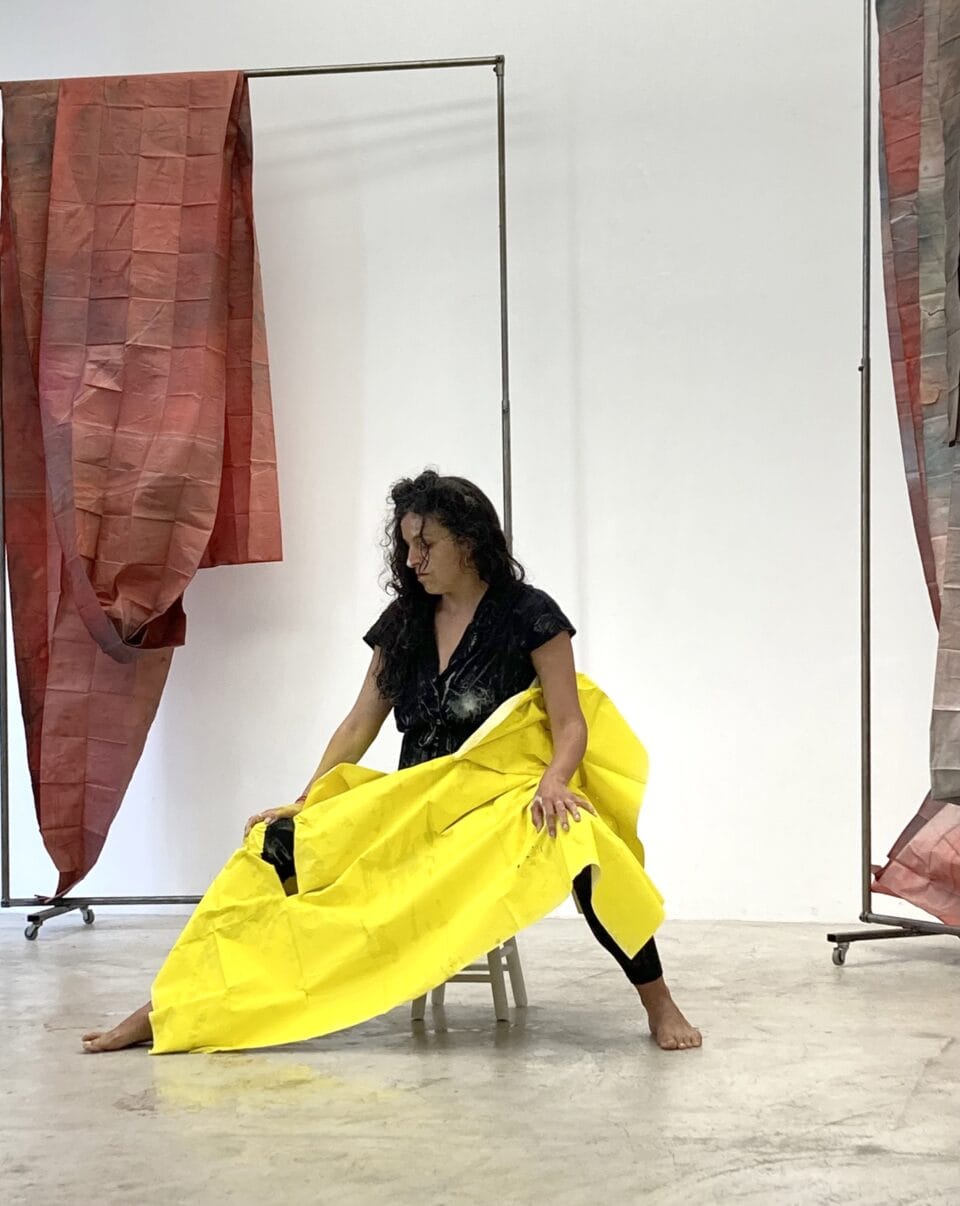 Les pieds dans le ciel Galerie Rue Francaise 2022 © Martine Macqueron 1